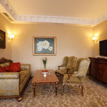 Axelhof Boutique Hotel Dnipro Luaran gambar