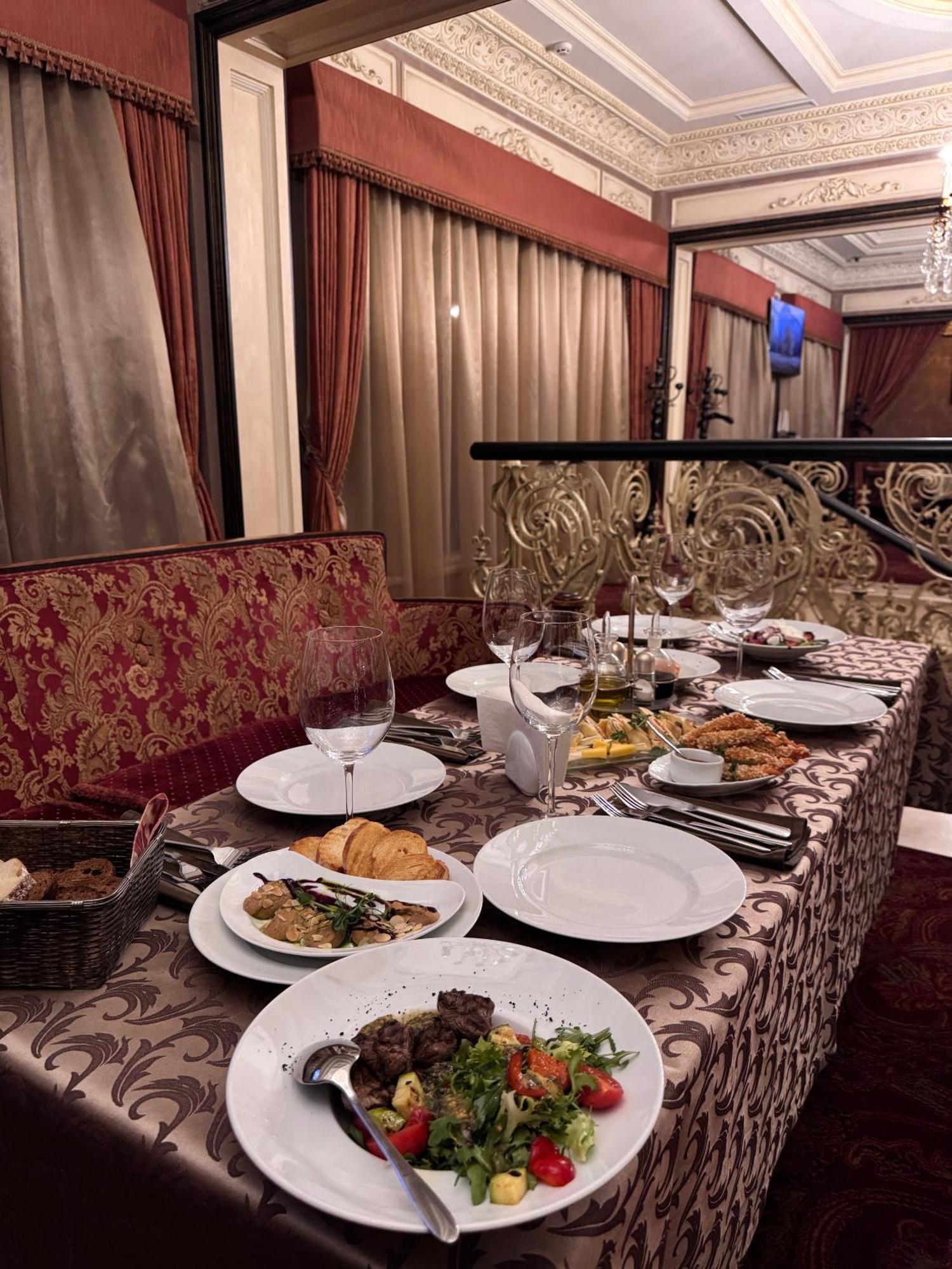 Axelhof Boutique Hotel Dnipro Luaran gambar